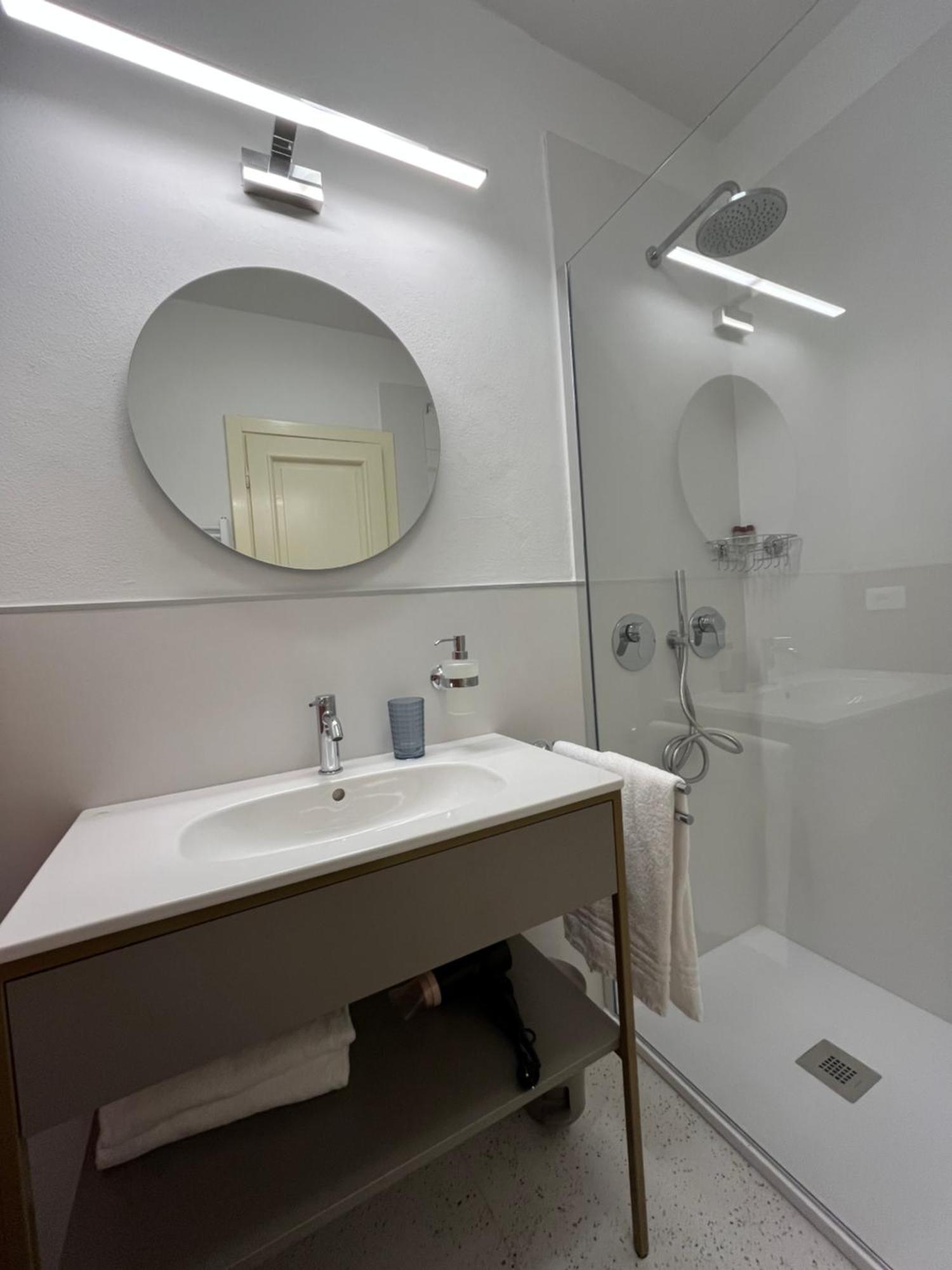 Hotel Duca D'Aosta Флоренция Екстериор снимка